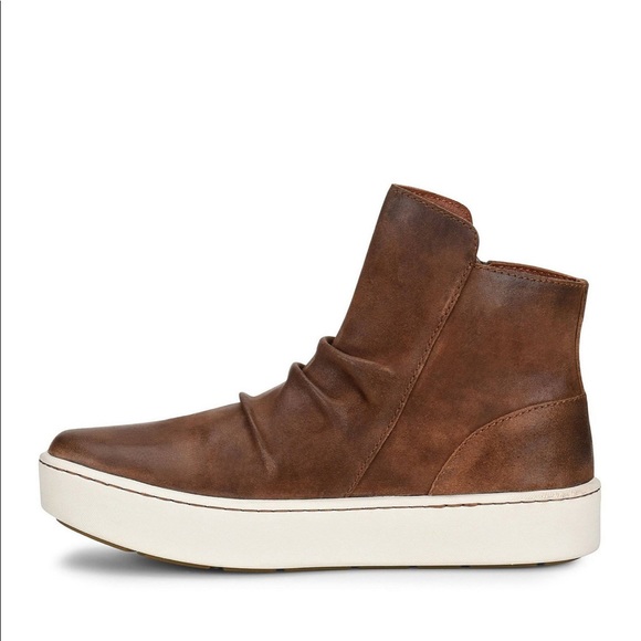 born scone boots